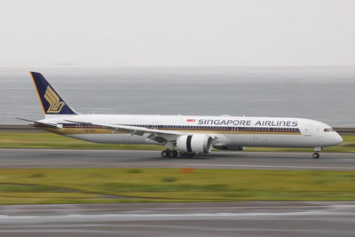 Pre - Order Phoenix 04605 1:400 Singapore Airlines B787 - 10 9V - SCY