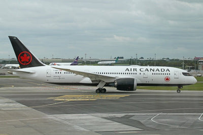 Pre - Order Phoenix 04667 1:400 Air Canada B787 - 8 C - GHPY