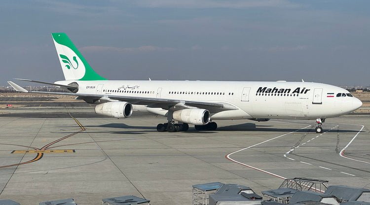 Pre - Order Phoenix 11929 1:400 Mahan Air A340 - 200 EP - MJA