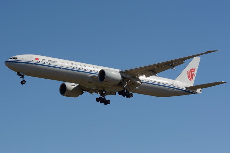 Pre - Order Phoenix 11932 1:400 Air China B777 - 300ER B - 7973