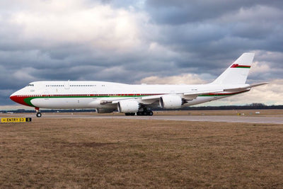 Pre - Order Phoenix 11933 1:400 Oman Royal Flight B747 - 8 BBJ A4O - HMS
