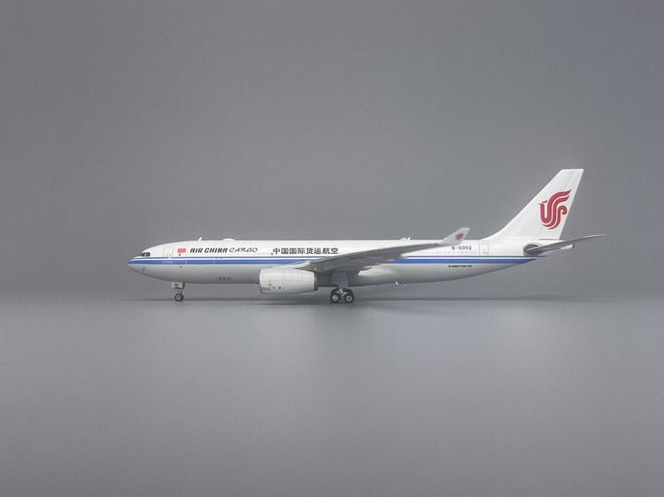 Pre - Order Phoenix 11964 1:400 Air China Cargo A330 - 200(P2F) B - 6092