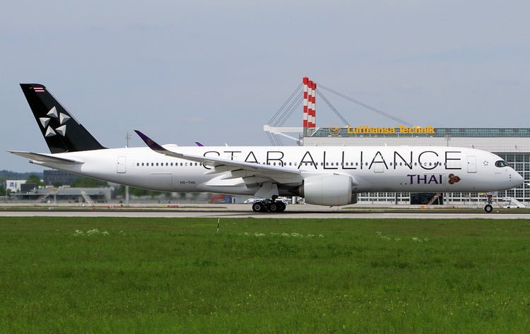 Pre - Order Phoenix 11981 1:400 Thai Airways A350 - 900 HS - THU "Star Alliance"
