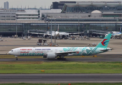 Pre - Order Phoenix 12011 1:400 China Eastern B777 - 300ER B - 7349 "Shanghai Museum"