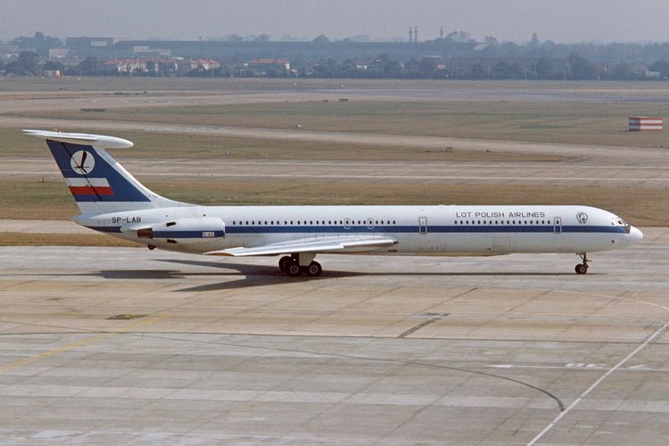 Pre - Order Phoenix 12030 1:400 LOT Polish Airlines Il - 62 SP - LAB