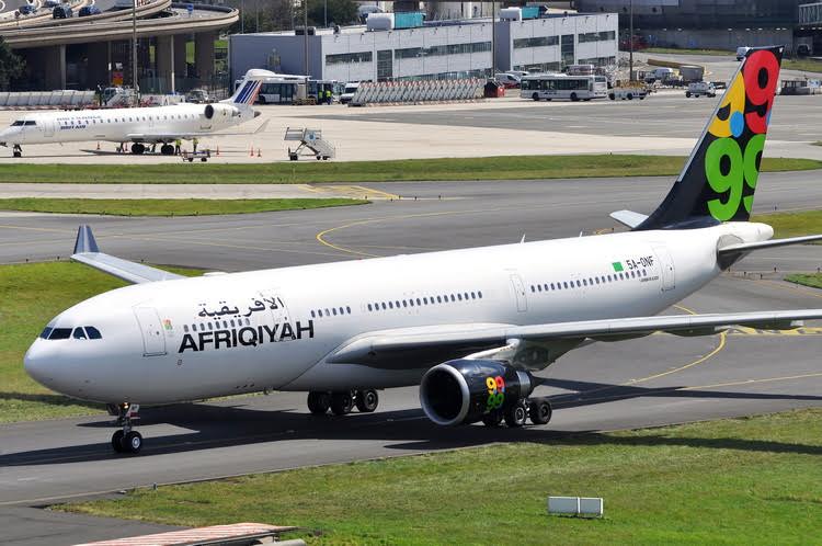 Pre - Order Phoenix 12061 1:400 Afriqiyah Airways A330 - 200 5A - ONF