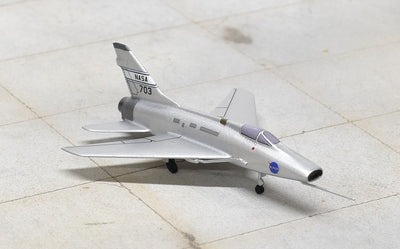 Pre - Order Sky Classics 1:200 SCF10001 North American F - 100 531703 Silver White Tail Band NASA