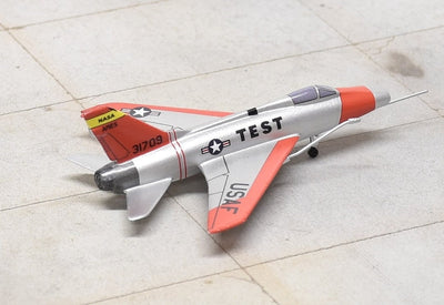 Pre - Order Sky Classics 1:200 SCF10002 North American F - 100C 531709 Silver/Orange NASA