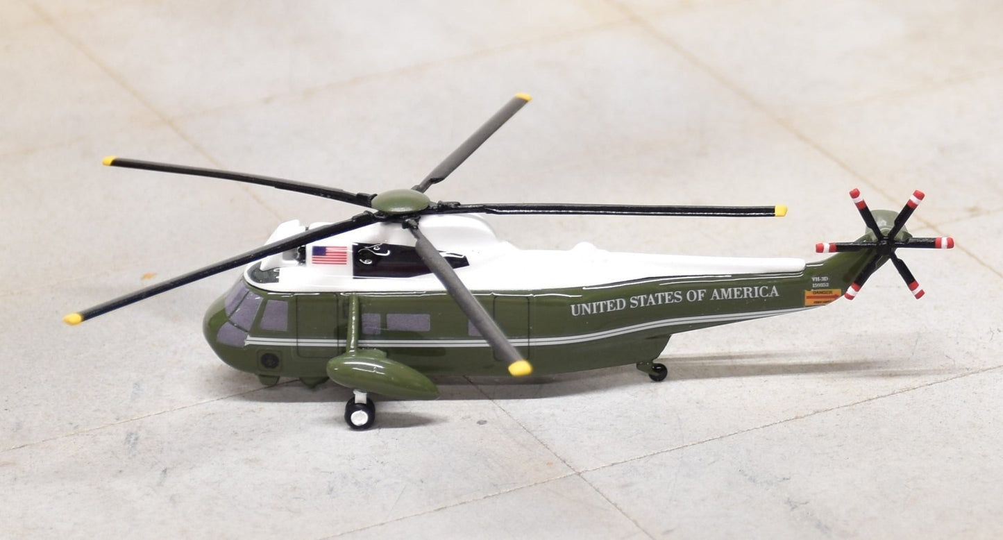 Sky Classics SC2SK01 1:200 VH - 3D Sea King HMX - 1 159352 Presidential Flight