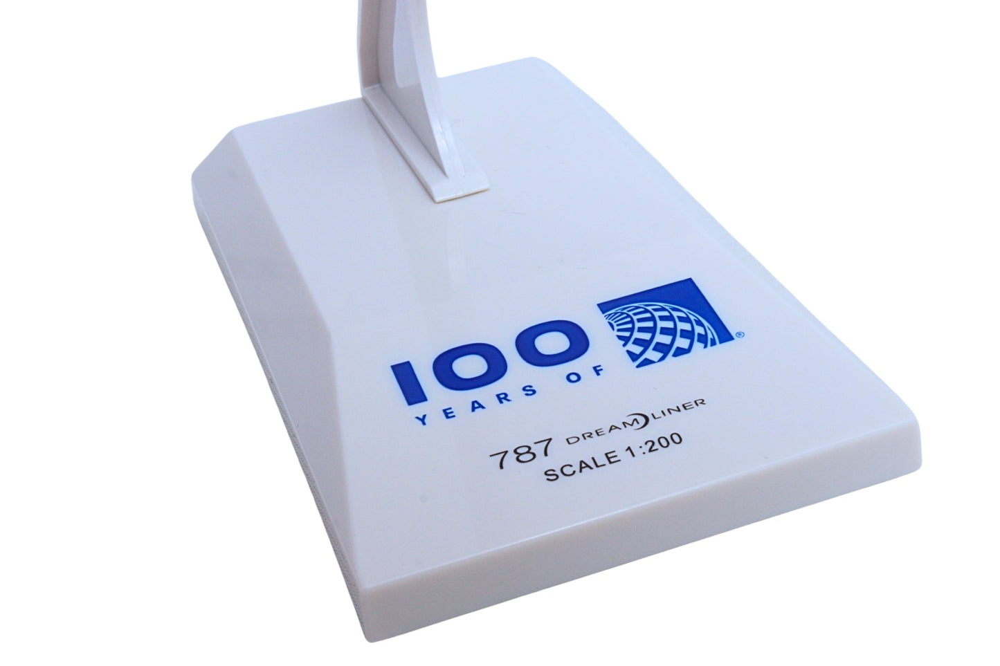 Pre - Order Skymarks SKR1178 1:200 United Airlines Boeing 787 - 9 "100 Years" Special Scheme N61101