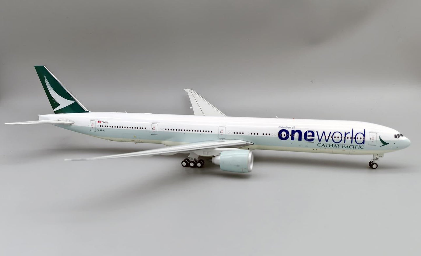 Whitebox Models WB - 777 - 3 - 015 1:200 777 - 300ER Cathay Pacific “One world” B - KQN