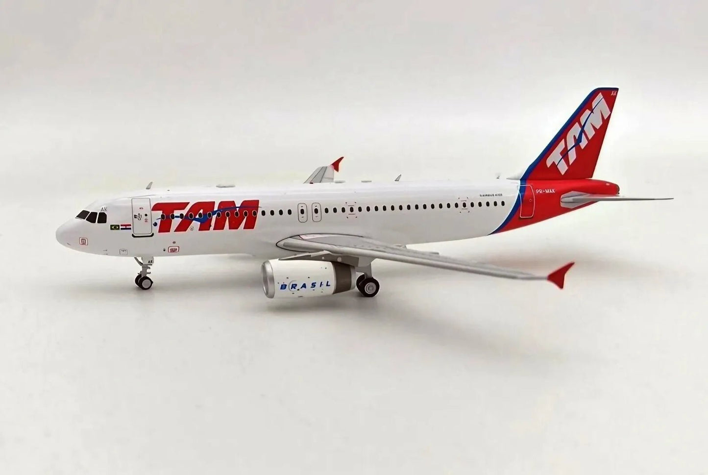 Retro Models RM32202 1:200 TAM Airbus A320 - 232 PR - MAK