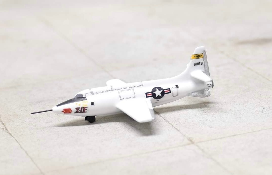 Sky Classics 1:200 Bell X - 1E 46064 NASA Armstrong Flight Research Center
