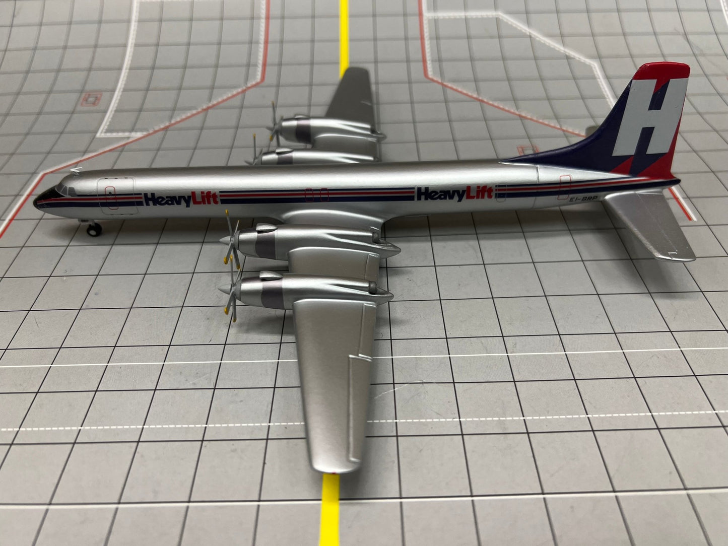 Sky Classics 1:200 Canadair CL - 44J "Heavylift"