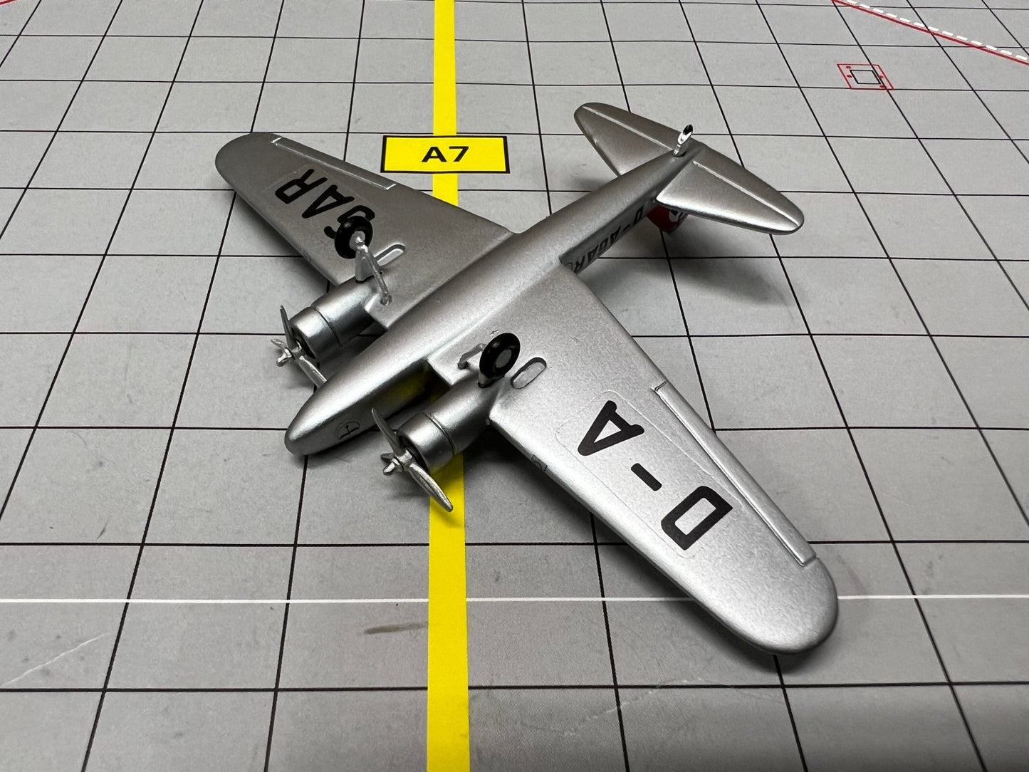 Sky Classics 1:200 Lufthansa Boeing 247 (Wartime Tail)
