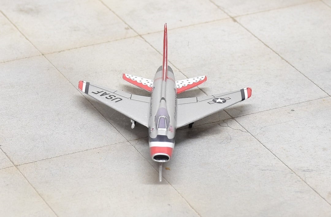 Sky Classics 1:200 SCF100TB06 F - 100 Super Sabre Thunderbirds 6