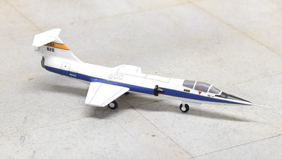 Sky Classics 1:200 SCF10403 Lockheed F - 104G Starfighter NASA N826NA White Blue Stripe White Bottom No Tanks