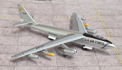 Sky Classics SCB47003 1:200 B-47B Stratojet 51-2327 381st BS, 310th BW Smoky Hill AFB