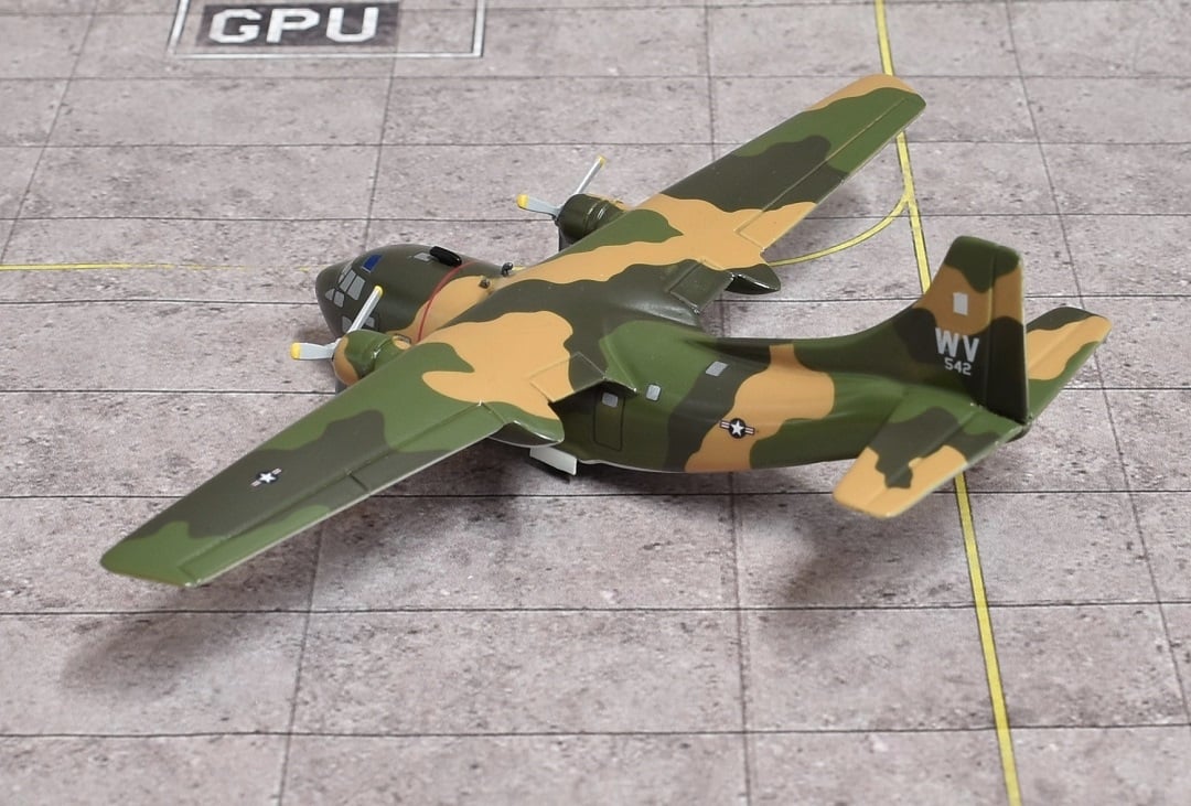Sky Classics SCC12302 1:200 C-123K Provider 55-4542 USAF 834th Air Division, Tan Son Nhut AB Lt. Col. Joe Jackson