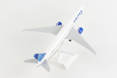 SkyMarks 1:200 SKR1054 United 777 - 300 W/Gear