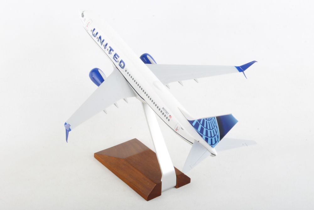 SkyMarks SKR5166 1:130 United Boeing 737 - 8 N37267