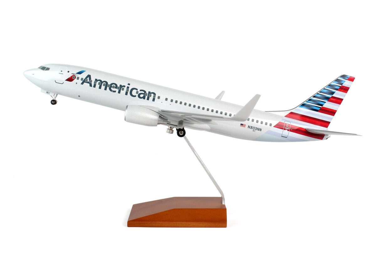SkyMarks Supreme SKR8244 1:100 American Airlines Boeing 737 - 800 N803NN