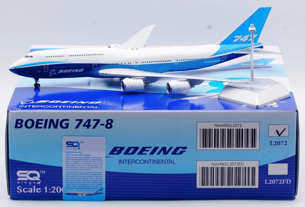 SQ Wings L2072 1:200 Boeing B747 - 8 Boeing House Dreamliner Colors