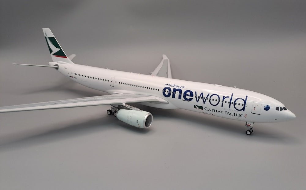 White Box Models WB - A330 - 3 - 002 1:200 Cathay Pacific A330 - 341 B - HLU