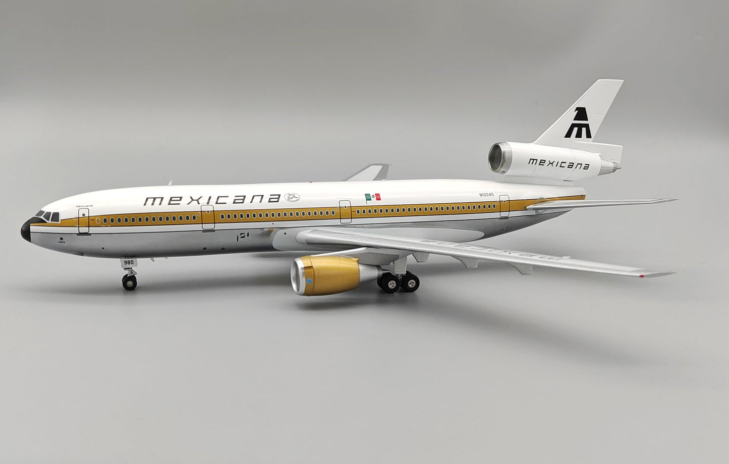 Whitebox Models WB - DC10 - 045P 1:200 Mexicana McDonnell Douglas DC - 10 - 15 N10045