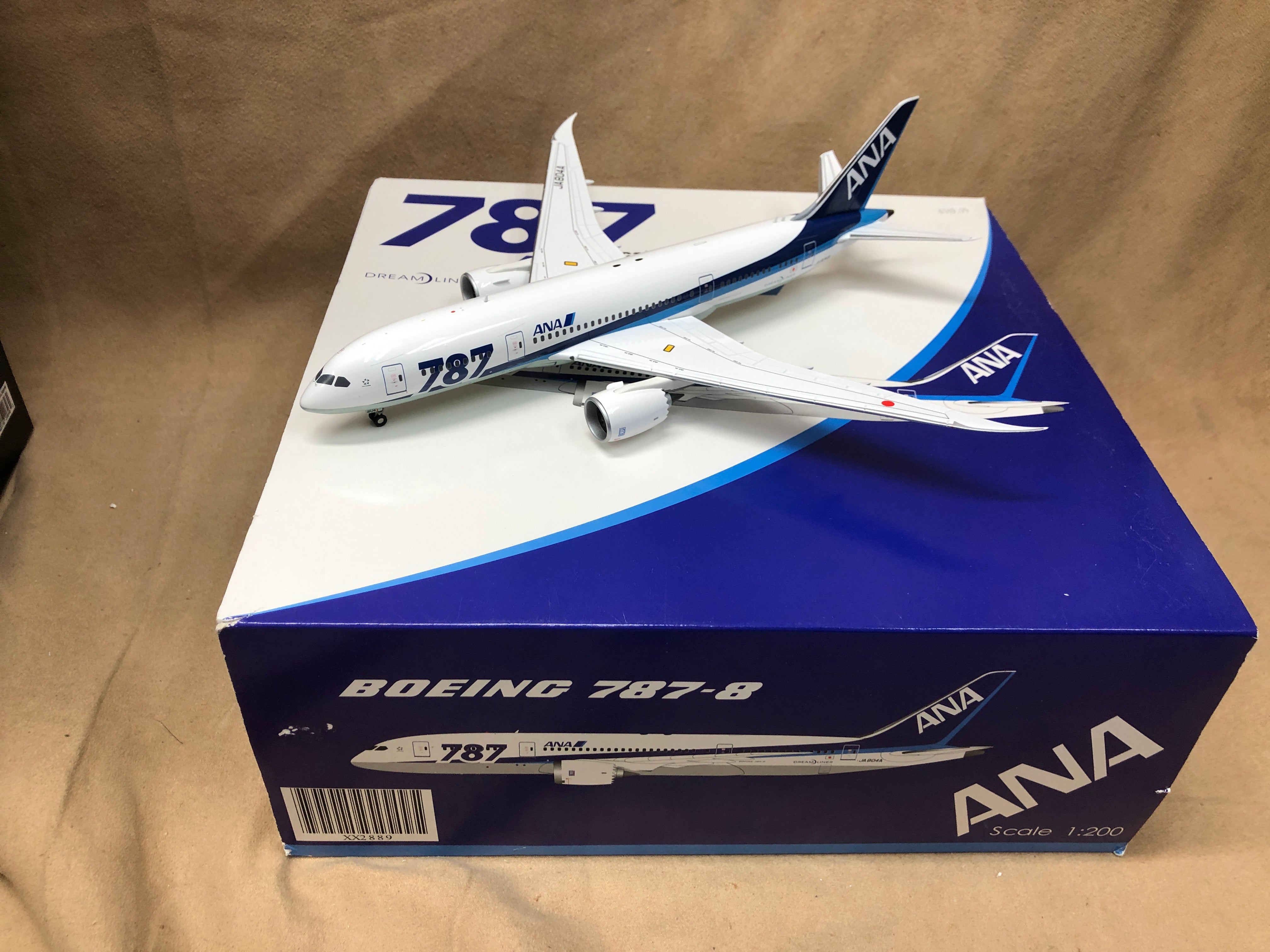 JC Wings 1:200 ANA Boeing 787-8 XX2889