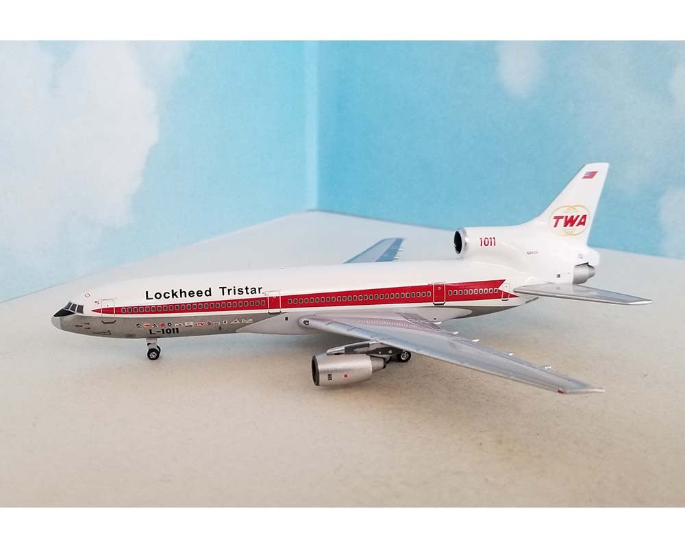 Aero Classics BBX41631 1:400 TWA L1011 Roll Out Twin Globes
