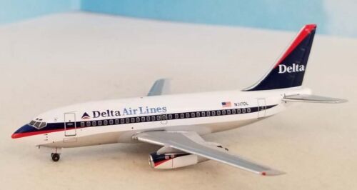 AeroClassics BBX41641 1:400 Delta Boeing 737 - 200