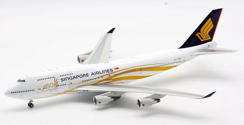 B Models B - 744 - SMZ 1:200 Singapore Airlines 747 - 400