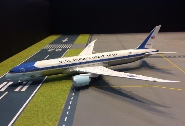*B Models B - USAF - 789 - 02P 1:200 USAF Boeing 787 - 9 "Make America Great Again"