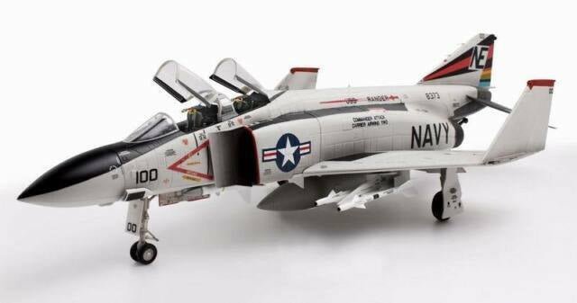 BBI Elite Force 004233 1:32 F - 4J Phantom VFA - 154 Black Knights