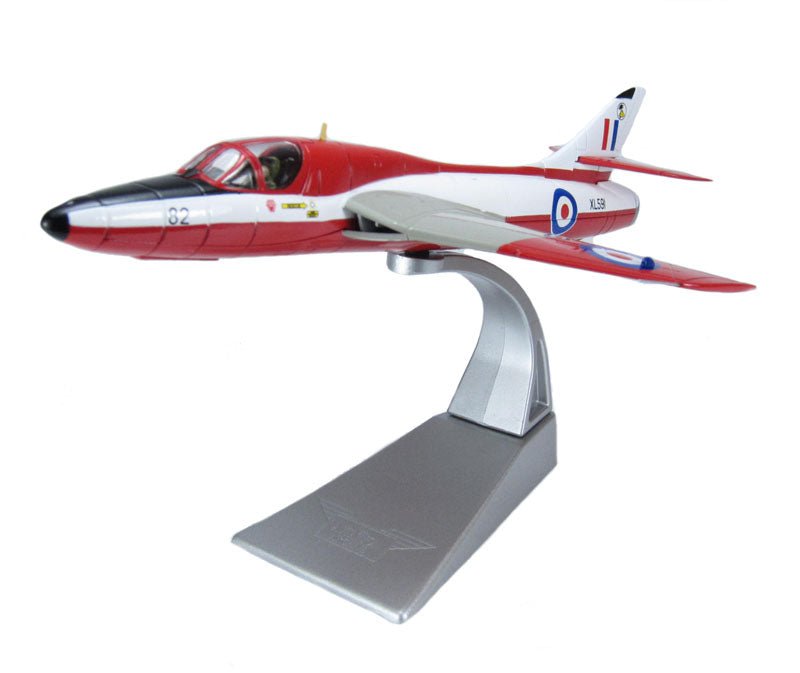 Corgi AA32715 1:72 Hawker Hunter T.Mk 7 RAF No.4 FTS, XL591, RAF Valley, Anglesey, 1975