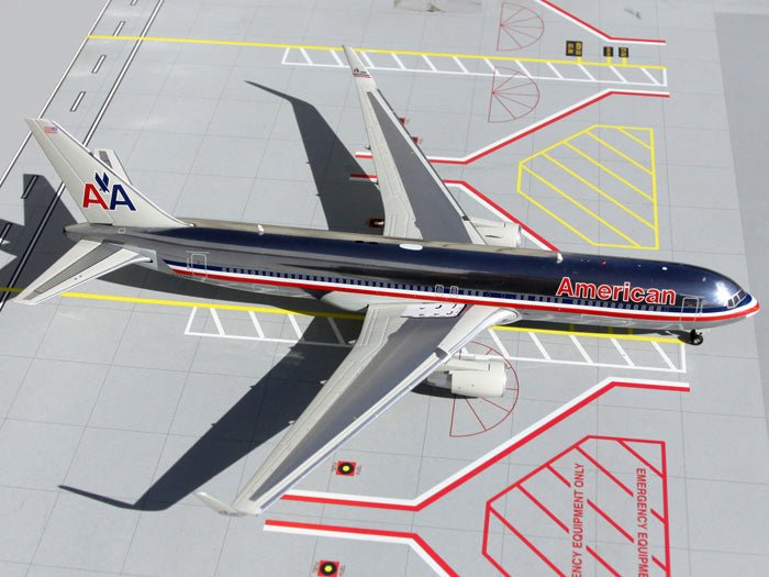 Gemini Jets G2AAL142 1:200 American Airlines Boeing 767 - 300W N377AN (box has minor shelf wear)