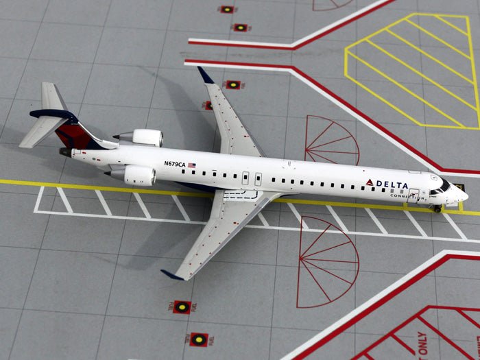 Gemini Jets G2DAL210 1:200 Delta CRJ - 900 N679CA