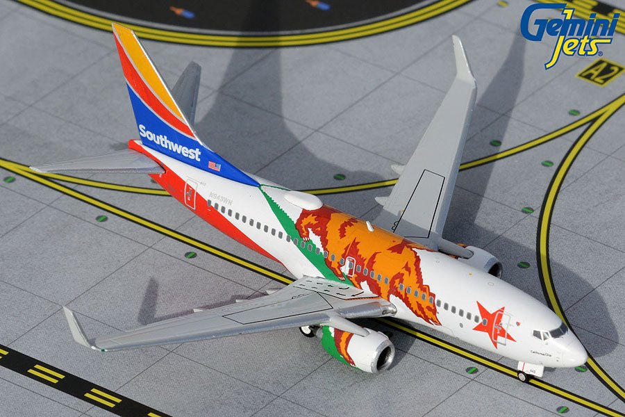 Gemini Jets GJSWA2020 1:400 Southwest Boeing 737 - 700