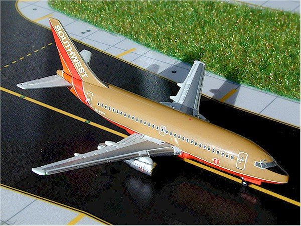 Gemini Jets GJSWA237 1:400 Southwest Boeing 737 - 200
