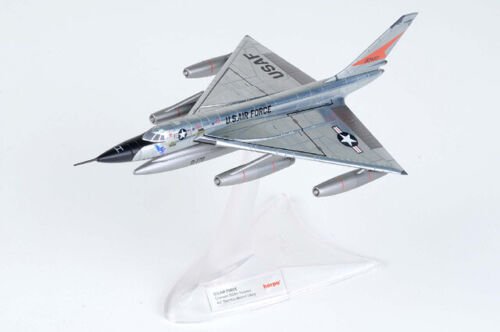 Herpa 570749 1:200 USAF Convair B - 58 Hustler