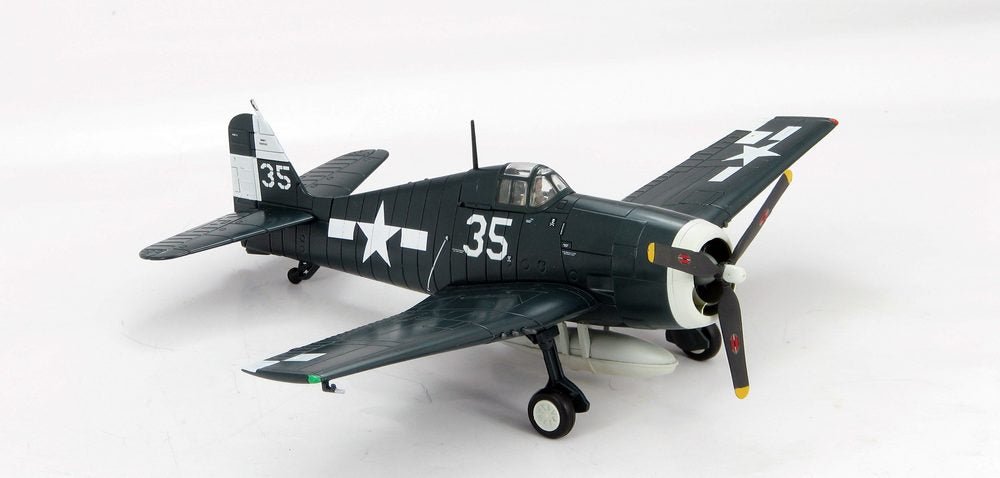 Hobby Master HA1110 1:72 F6F - 5 Hellcat, VF - 17 "Jolly Rogers" USS Hornet (CV - 12) 1945