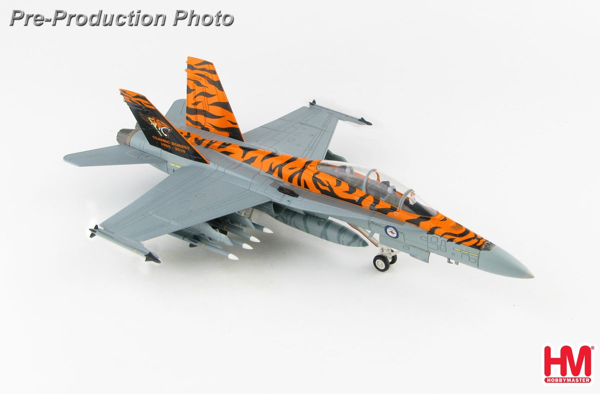 Hobby Master HA3545 1:72 F/A - 18B "Classic Hornet 1985 - 2019"