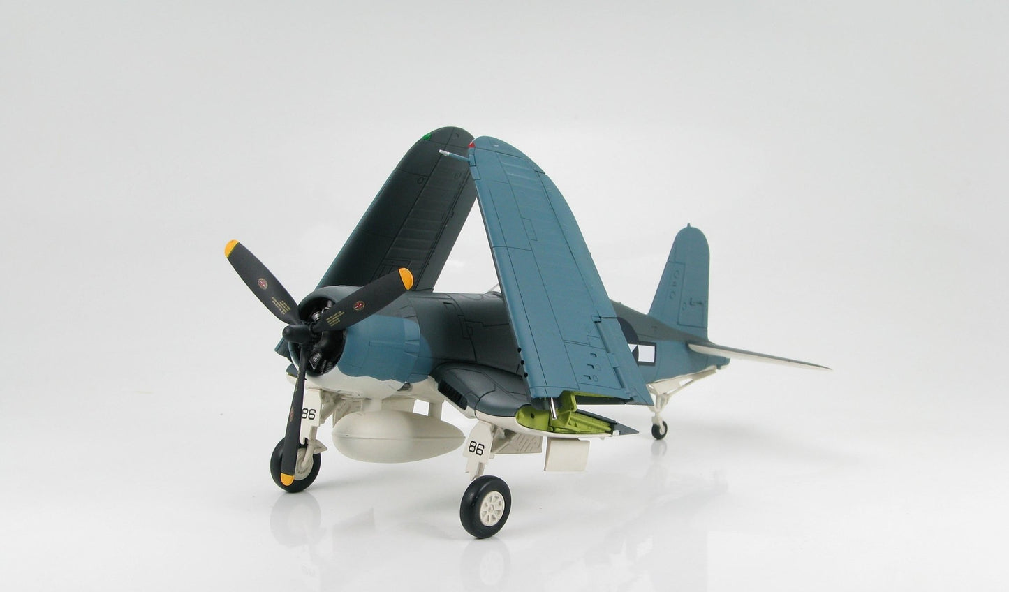 Hobby Master HA8202 1:48 F4U - 1 Corsair Major Gregory Boyington VMF - 214 Black Sheep