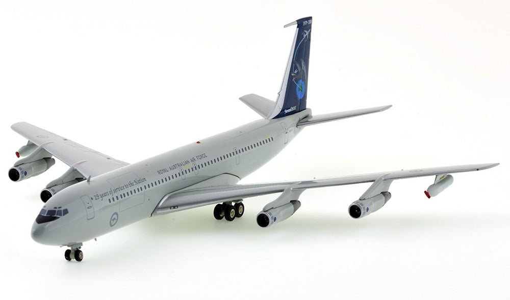 Inflight IF7070714M 1:200 RAAF Boeing 707 - 338C