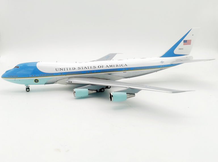 InFlight IFVC230322P 1:200 USAF Air Force One VC - 25A 29000 with Key Chain