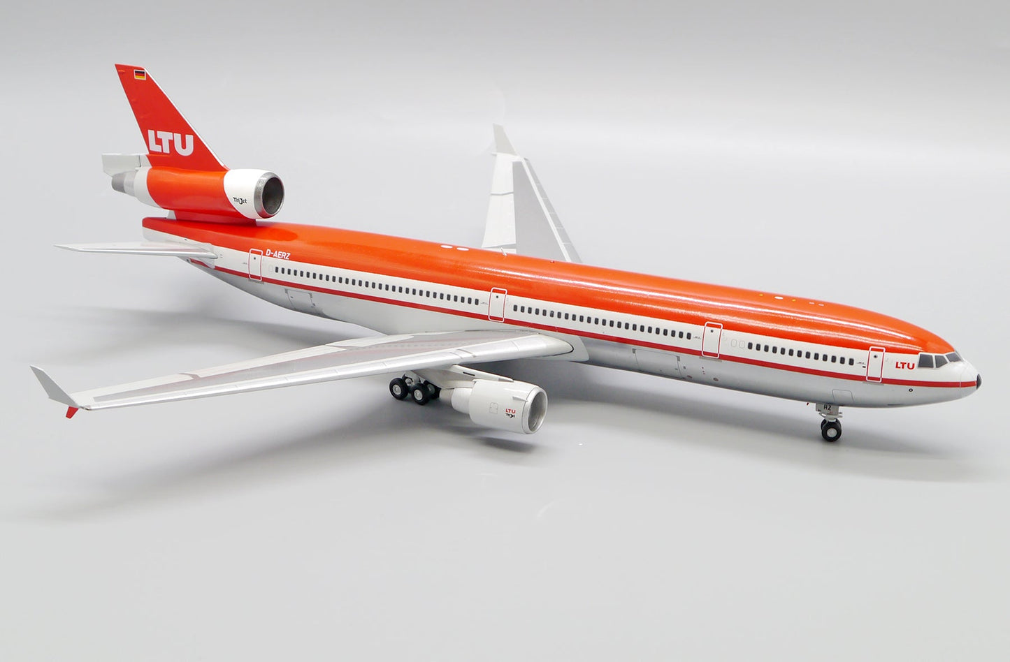 JC Wings 1:200 LTU McDonnell Douglas MD - 11 LH2312