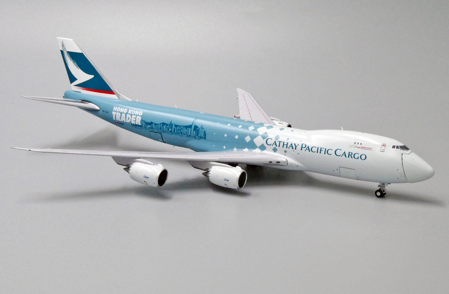 JC Wings EW4748005 1:400 Cathay Pacific Cargo Boeing 747 - 8F