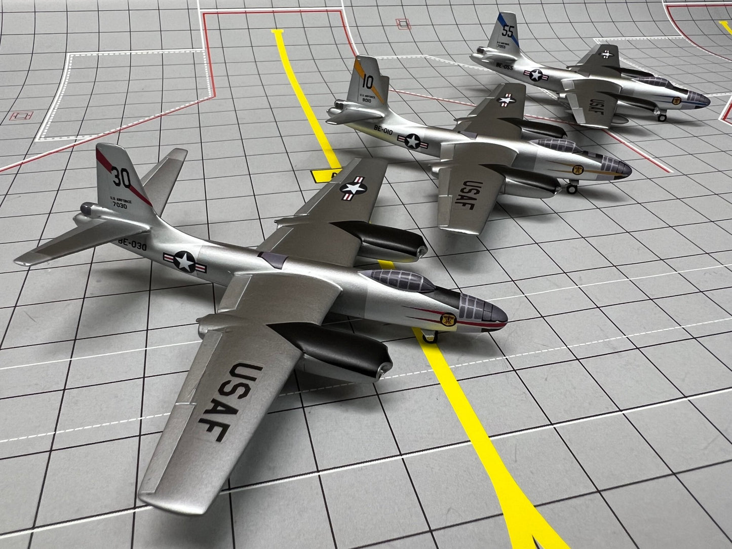 Sky Classics 1:200 USAF B - 45 84th BS Sculthorpe 1955