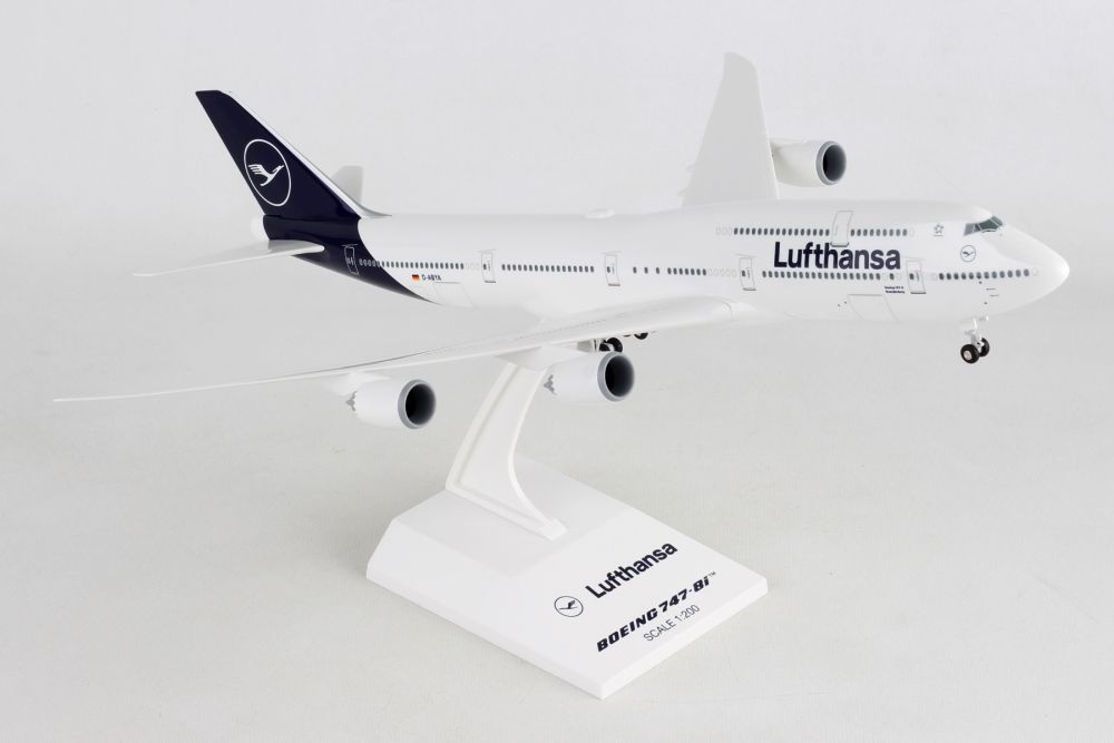 SkyMarks SKR1040 1:200 Lufthansa Boeing 747 - 8I New Livery with Gear